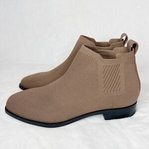 Vivaia Stylish Brown Ankle Boots 38 NEW